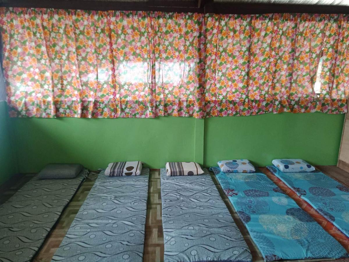 Roca'S Homestay Backpackers Chalet Batuan Екстер'єр фото