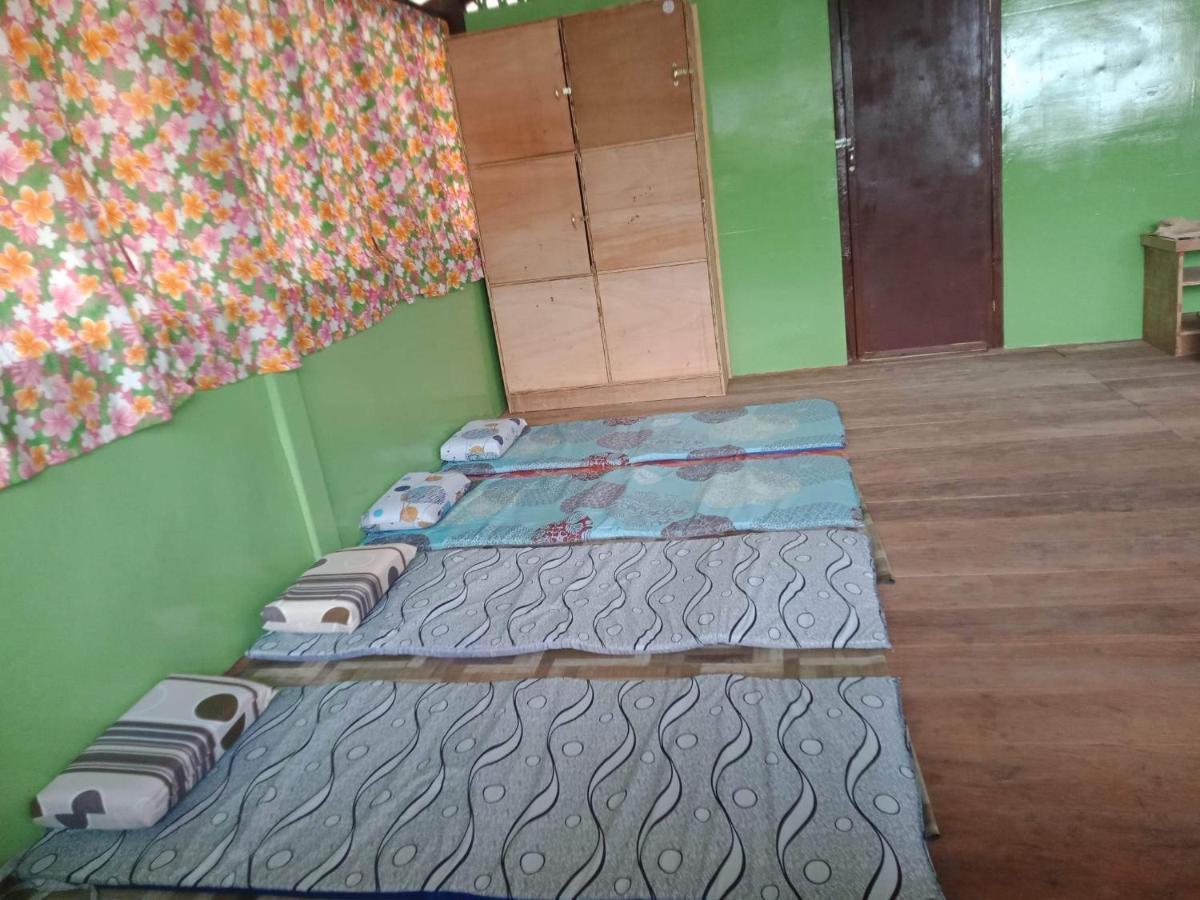 Roca'S Homestay Backpackers Chalet Batuan Екстер'єр фото