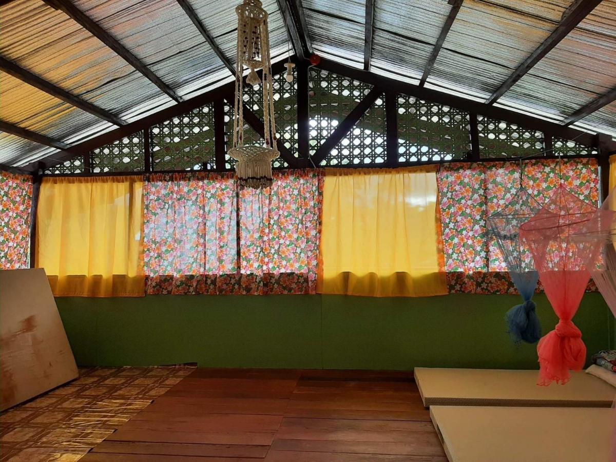 Roca'S Homestay Backpackers Chalet Batuan Екстер'єр фото