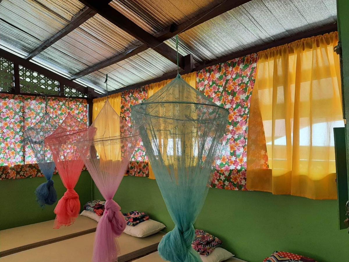Roca'S Homestay Backpackers Chalet Batuan Екстер'єр фото