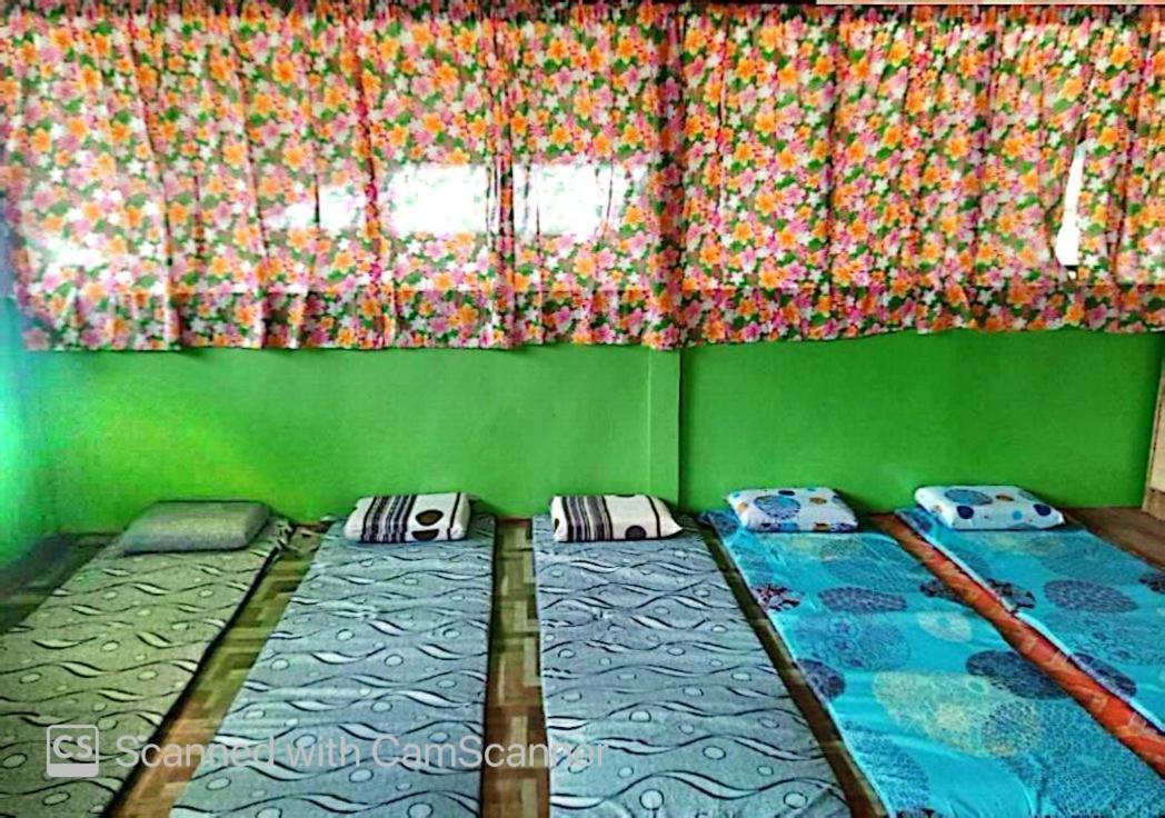 Roca'S Homestay Backpackers Chalet Batuan Екстер'єр фото