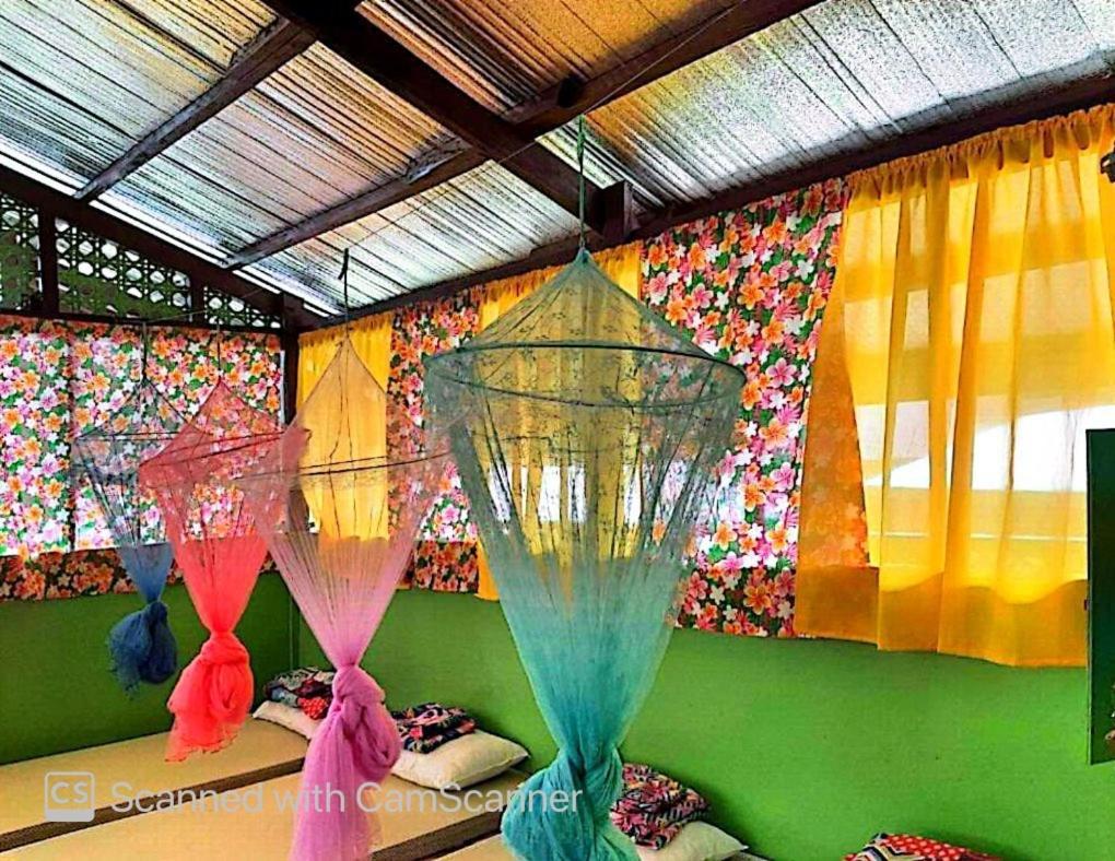 Roca'S Homestay Backpackers Chalet Batuan Екстер'єр фото