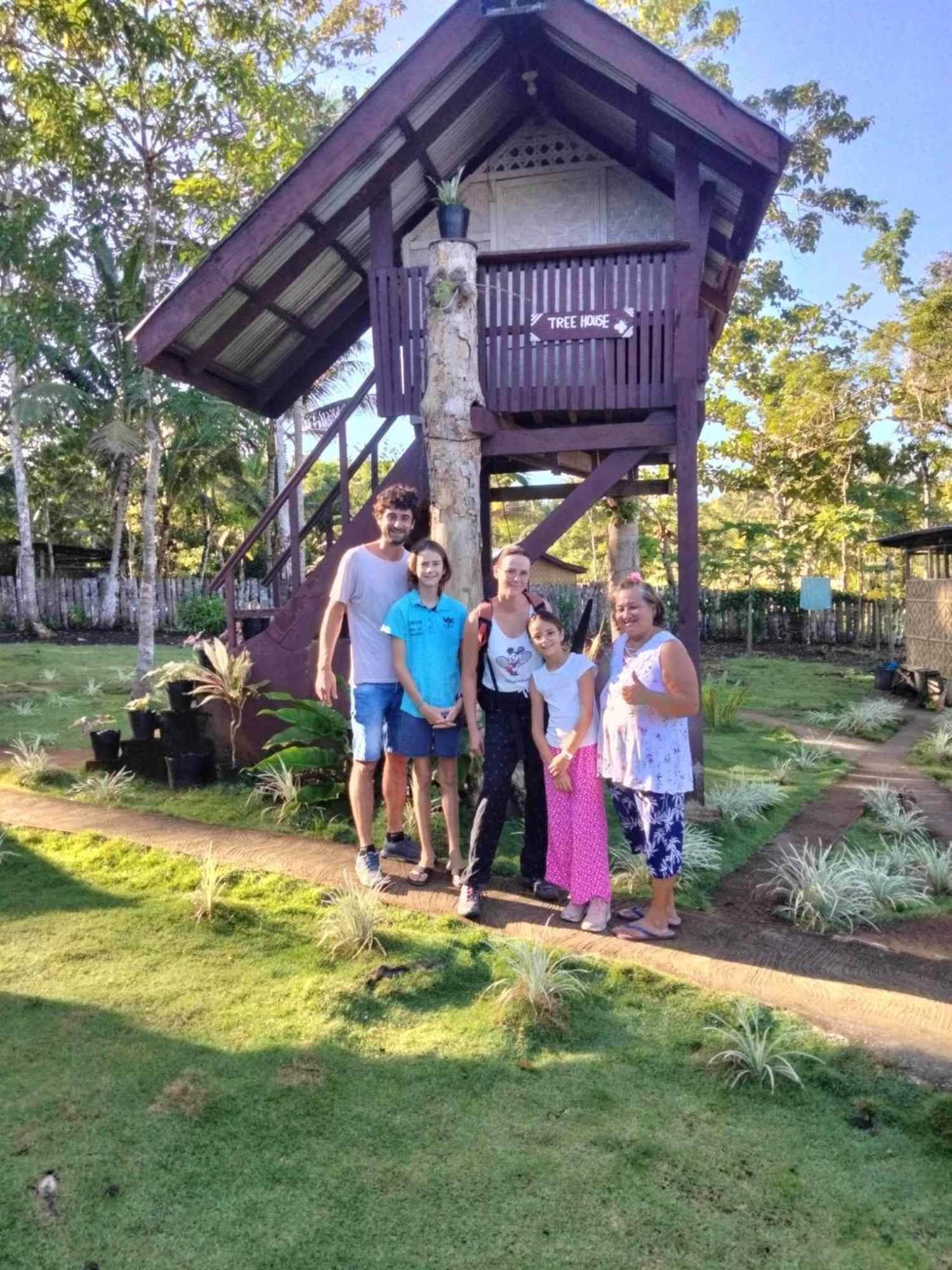 Roca'S Homestay Backpackers Chalet Batuan Екстер'єр фото